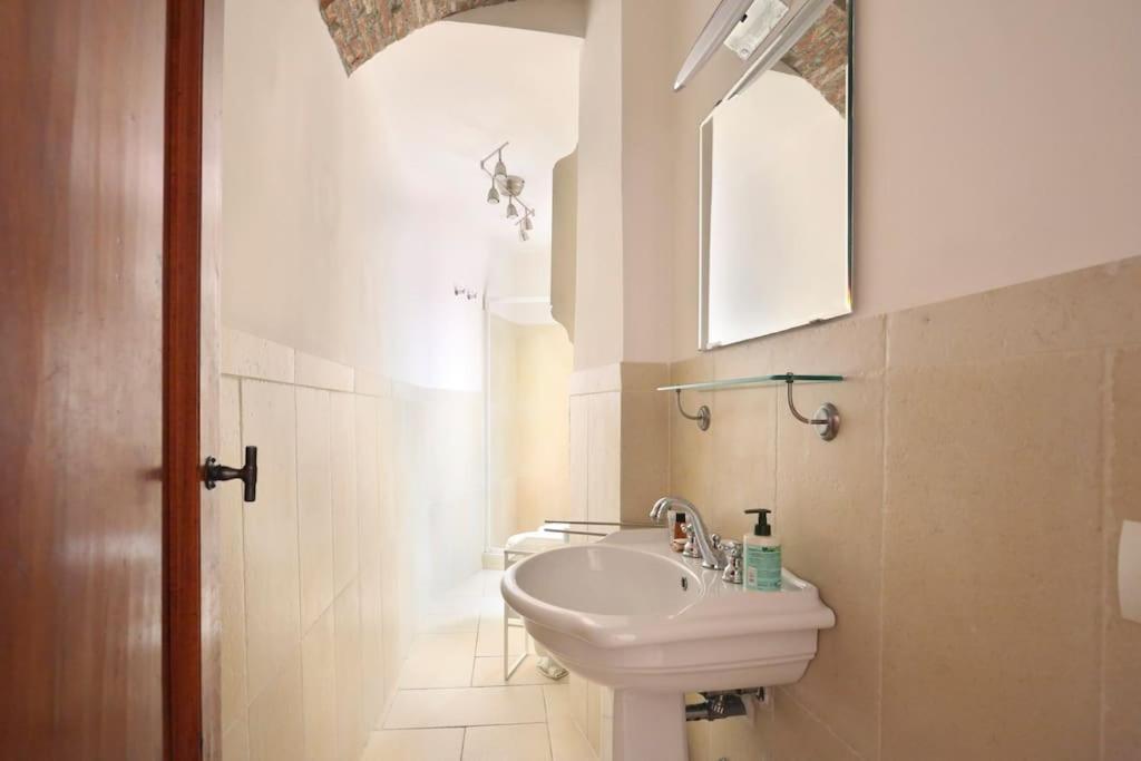 Belle Donne Historical Apartment - City Center ฟลอเรนซ์ ภายนอก รูปภาพ